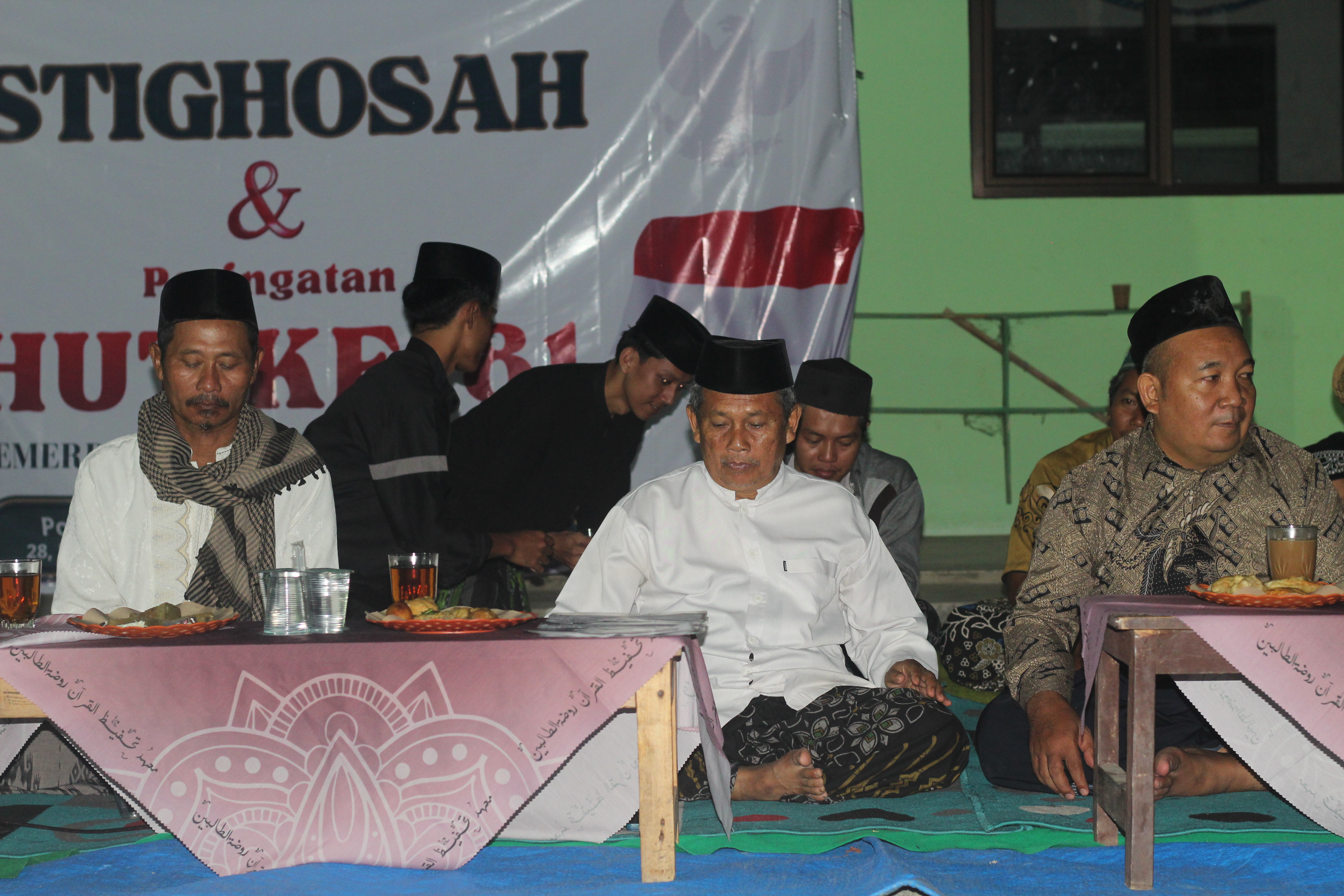 Menyambut HUT Kemerdekaan RI, Pondok Pesantren Roudlotut Tholibin Metro Gelar Pembacaan Manaqib Bersama Para Masyayikh